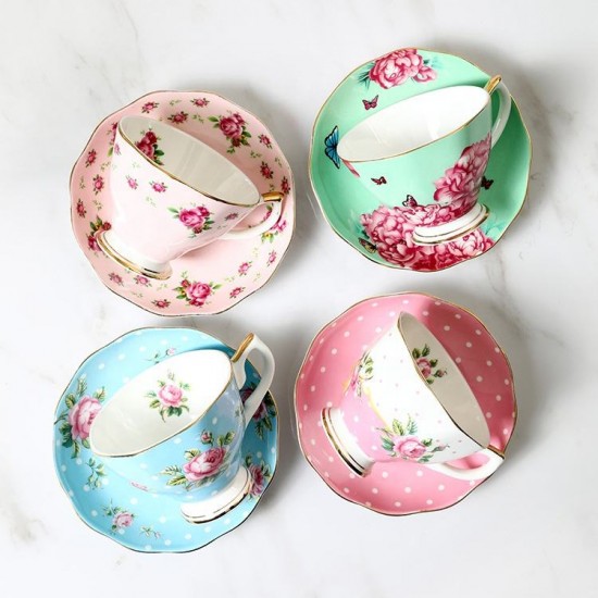 Vintage Royal Classic Flower Porcelain Coffee Cups Ceramic Christmas Fine Bone China Tea Cups and Saucers Sets Vintage Royal Classic Flower Porcelain Coffee Cups Ceramic Christmas Fine Bone China Tea Cups and Saucers Sets